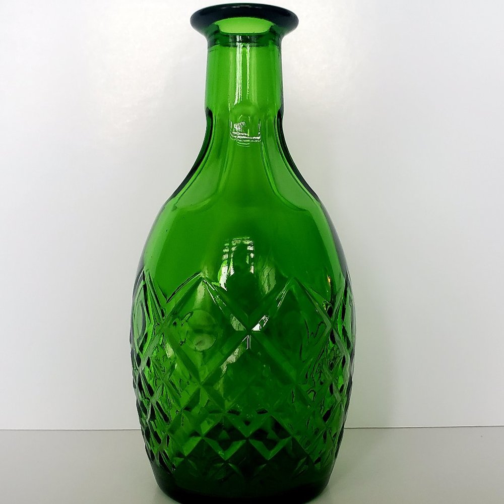 LONDON WINERY Vtg Emerald Green Bottle Diamond Lattice Pattern Decanter Vase